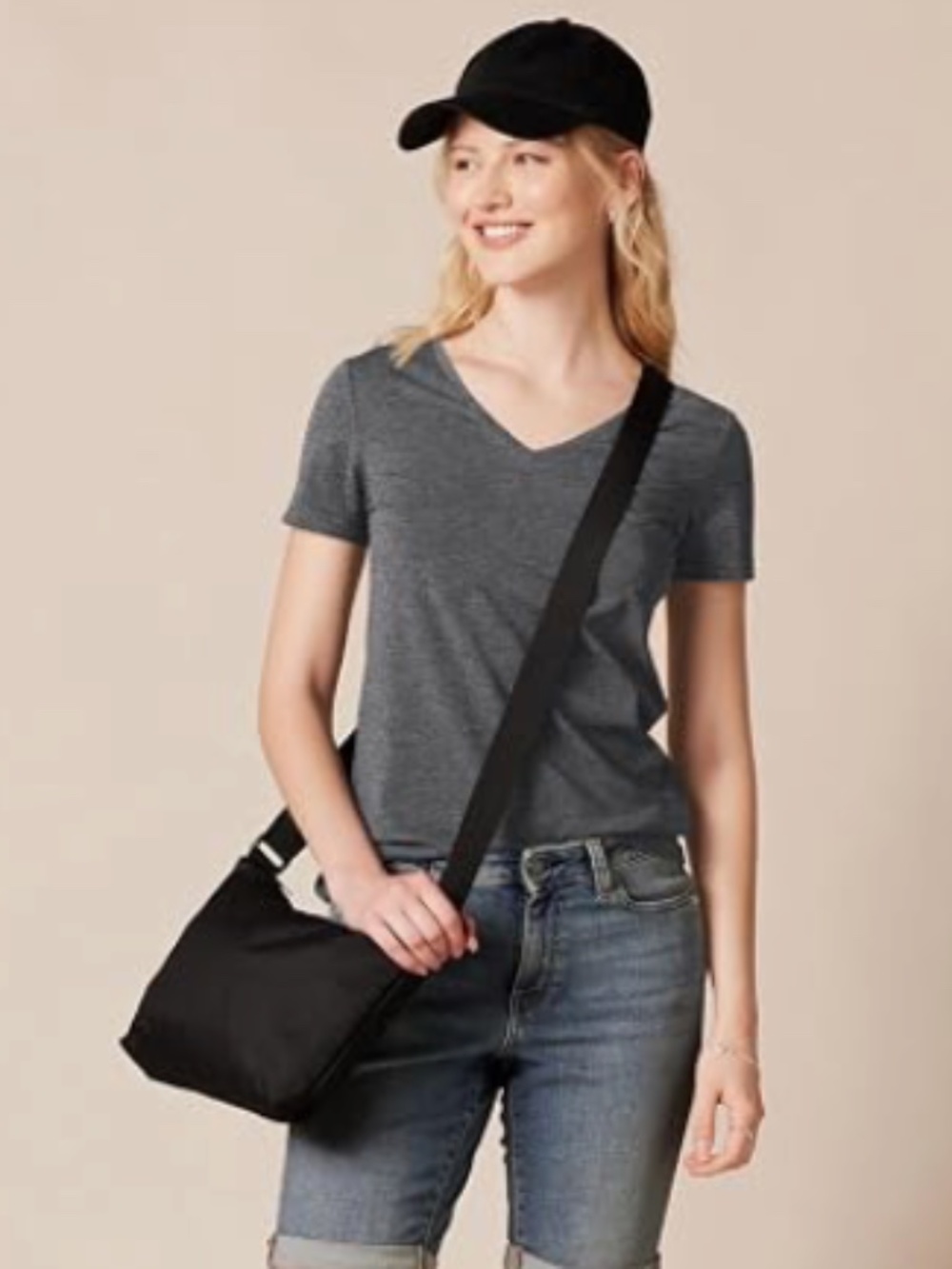 Amazon Basics 2-Pack V-Neck T-Shirts in Charcoal Heather and Light Grey Heather
